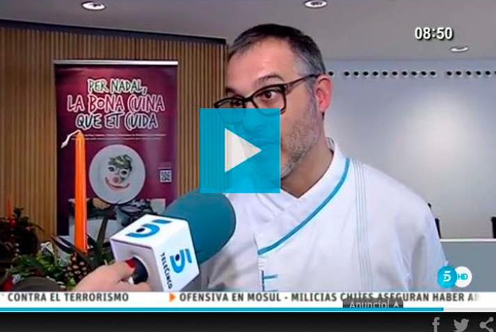 Òscar Teixidó es entrevistado por informativos Telecinco en el acto “Per Nadal la bona cuina que et cuida” de Mercabarna